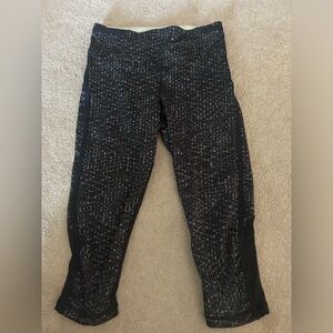 Lululemon capri size 4
